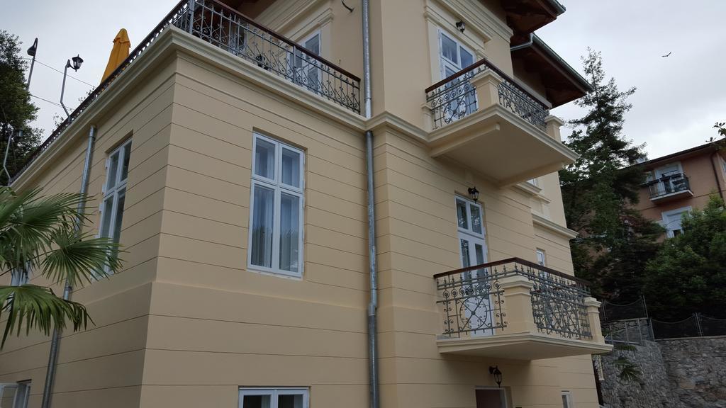 Apartments Villa Atta Opatija Exteriör bild