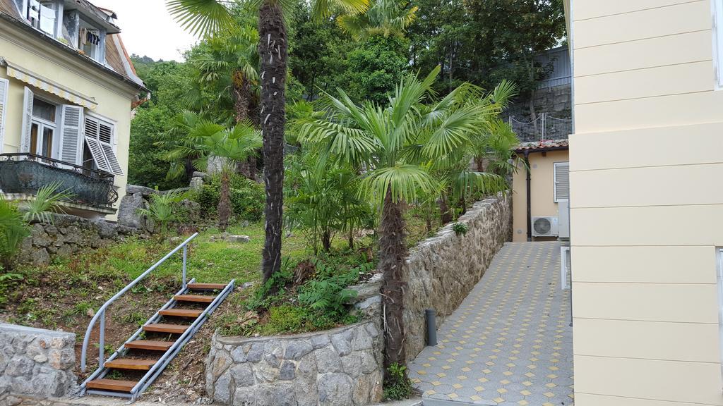 Apartments Villa Atta Opatija Exteriör bild