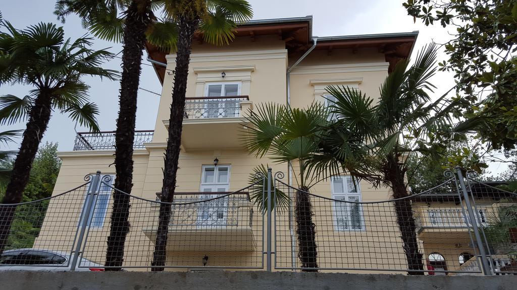 Apartments Villa Atta Opatija Exteriör bild