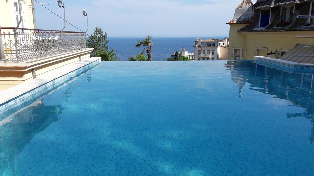 Apartments Villa Atta Opatija Exteriör bild