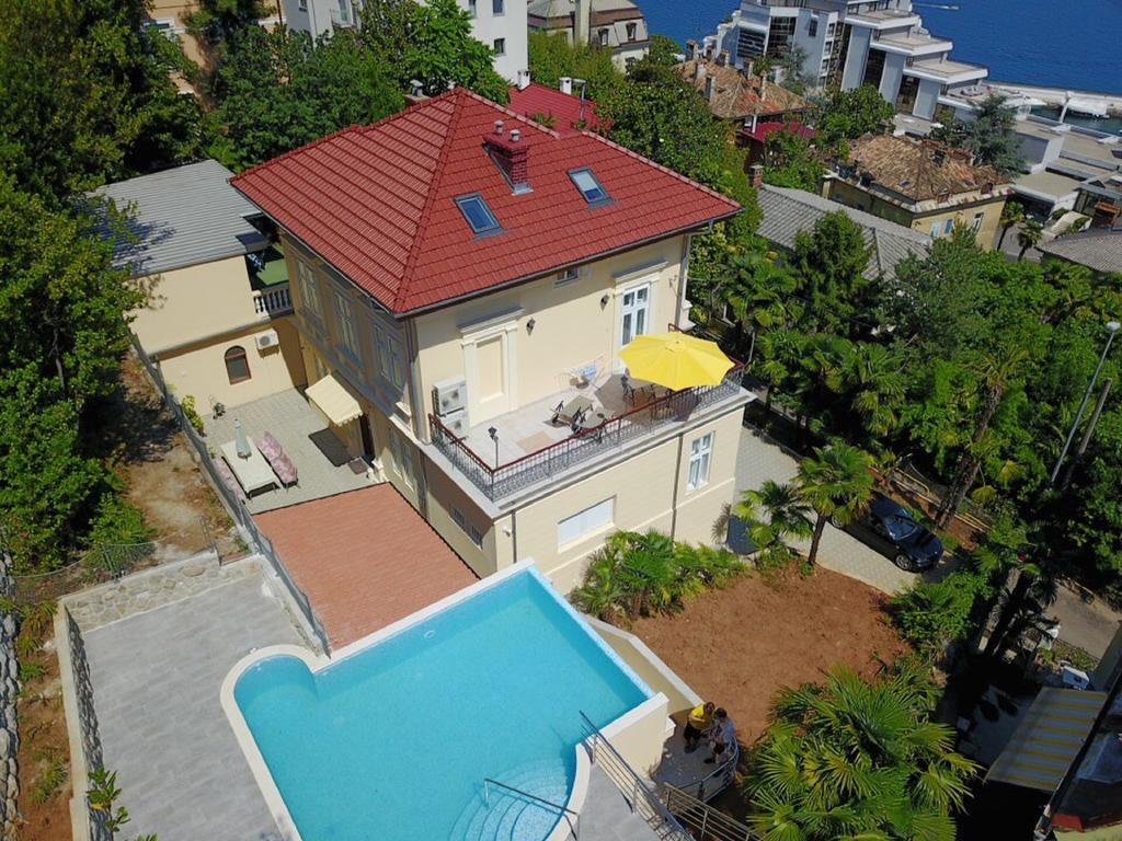 Apartments Villa Atta Opatija Exteriör bild